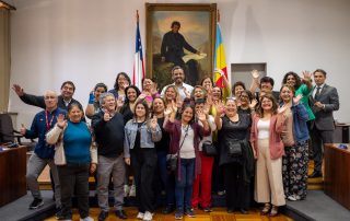 Autoridades municipales junto a representantes de Juntas de Vecinos tras la aprobación de subvenciones directas en San Bernardo.