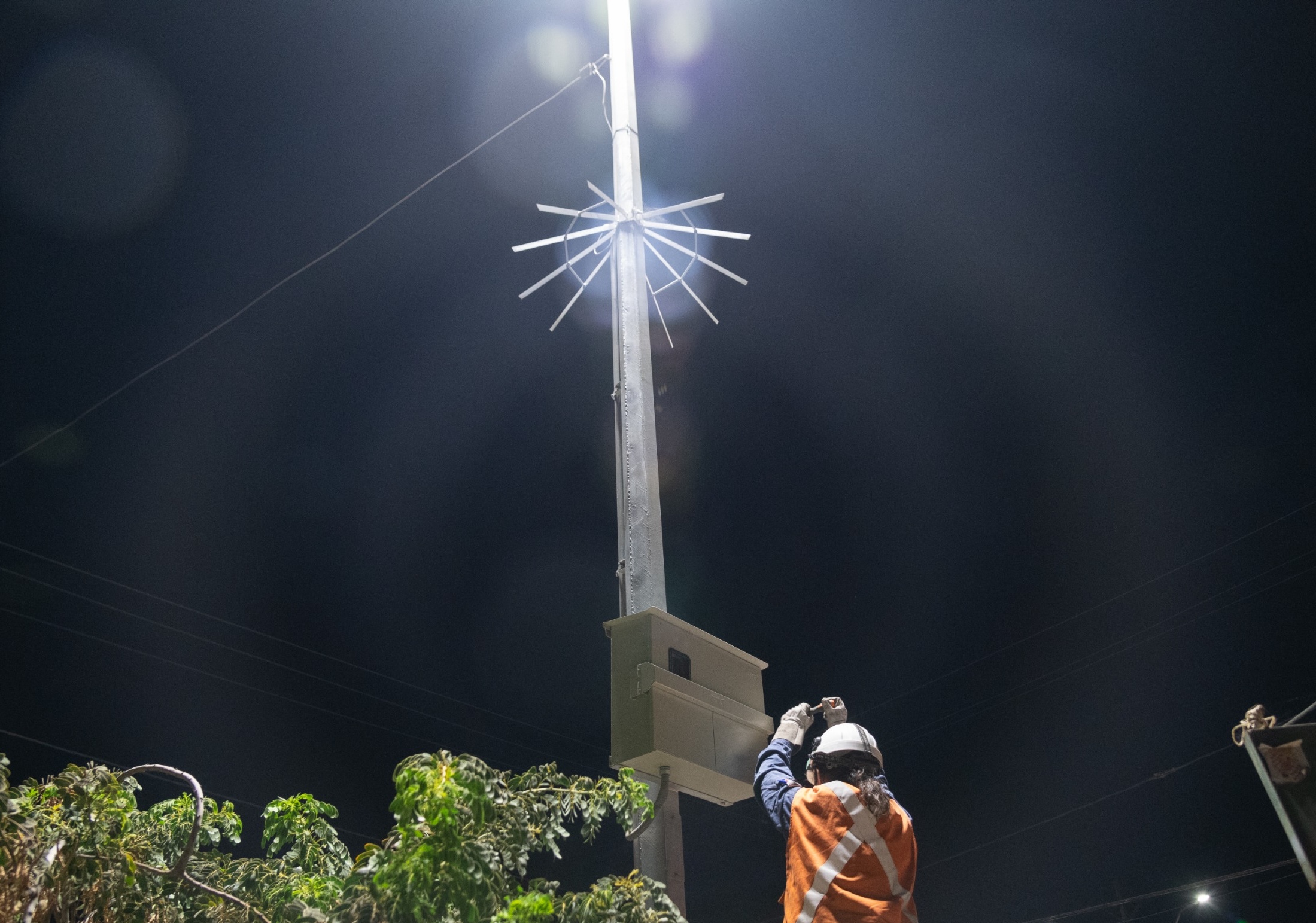 Nuevas luminarias LED iluminarán calles y espacios públicos de San Bernardo.