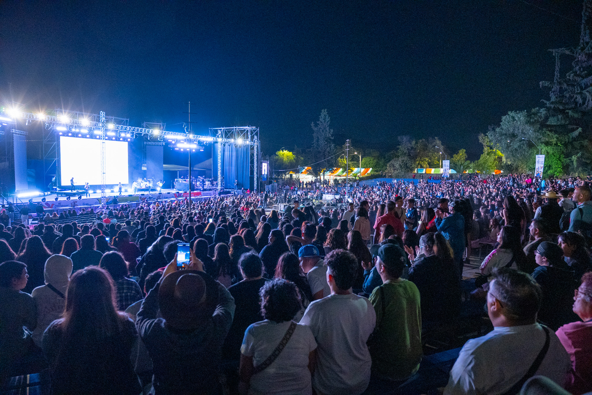 Anfiteatro Profesora Elena Valdivia Silva durante la primera noche del 55 Festival Nacional de Folklore de San Bernardo