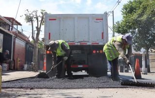 A través de nuestro Departamento de Pavimentación continuamos realizando trabajos de reparación y mejoramiento de calles en distintos sectores de San Bernardo