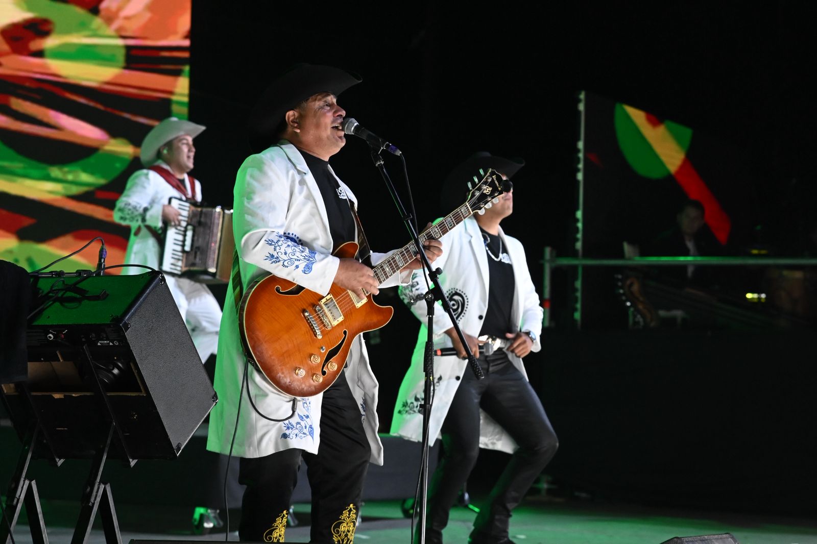 Los Charros de Lumaco durante su presentación en la noche final del Festival Nacional de Folklore de San Bernardo