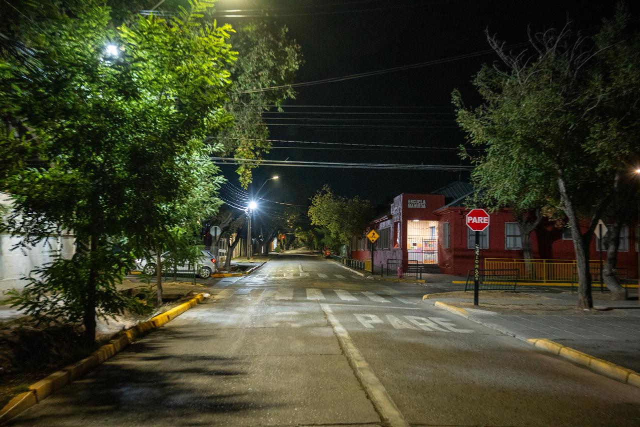 Nuevas luminarias en Escuela Mahuida