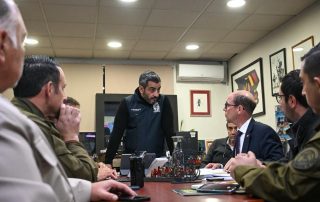 Reunión de trabajo sobre seguridad en el entorno del Hospital El Pino realizada en San Bernardo.
