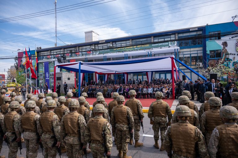 Aniversario Patrio en San Bernardo con autoridades durante el tradicional Desfile Cívico-Militar.