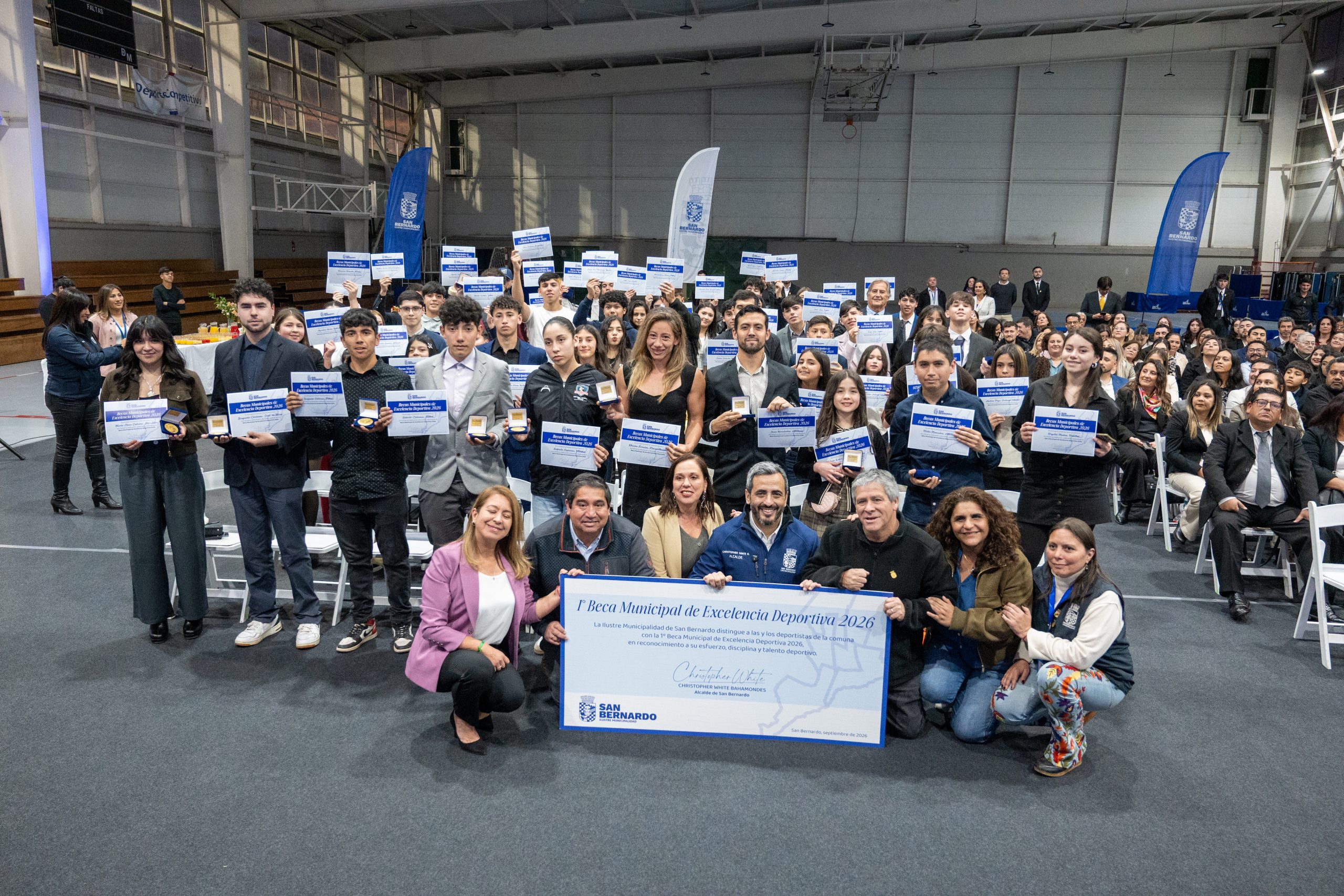 Primera Beca Municipal de Excelencia Deportiva 2026. Deportistas de San Bernardo reciben la primera Beca Municipal de Excelencia Deportiva 2026.